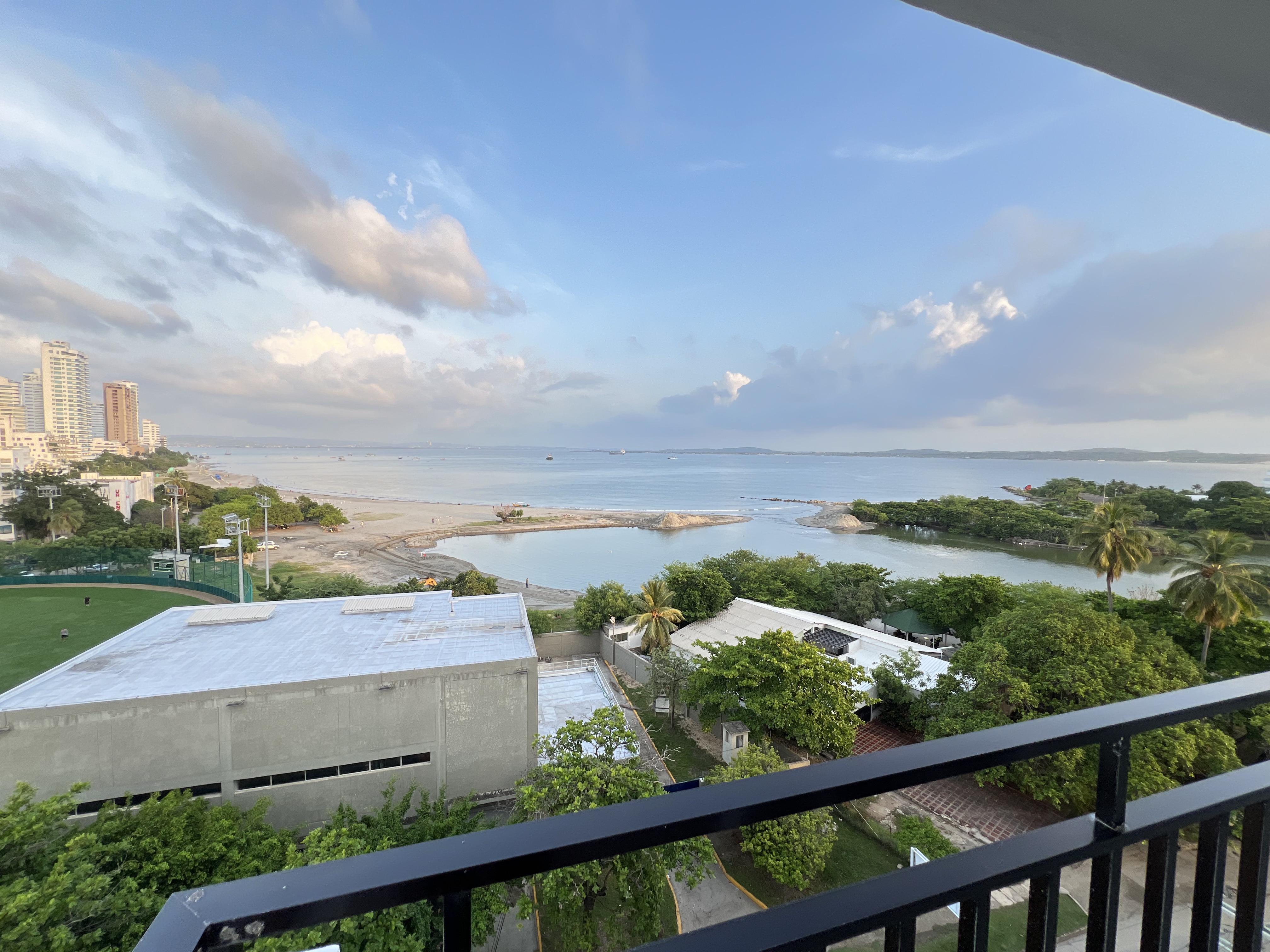 APARTAMENTO EN BOCAGRANDE EDIFICIO IPANEMA - Imagen 3