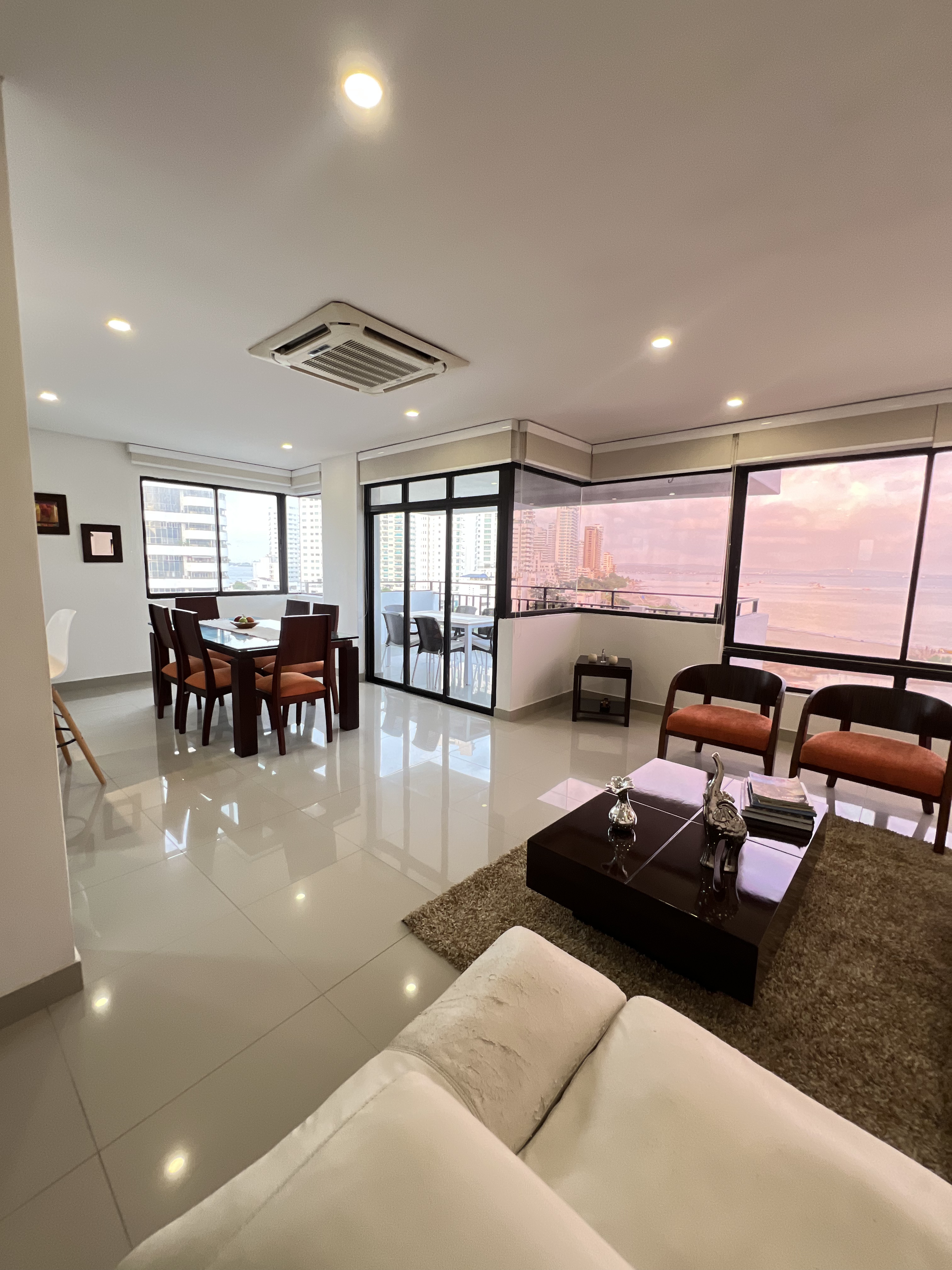 APARTAMENTO EN BOCAGRANDE EDIFICIO IPANEMA - Imagen 6
